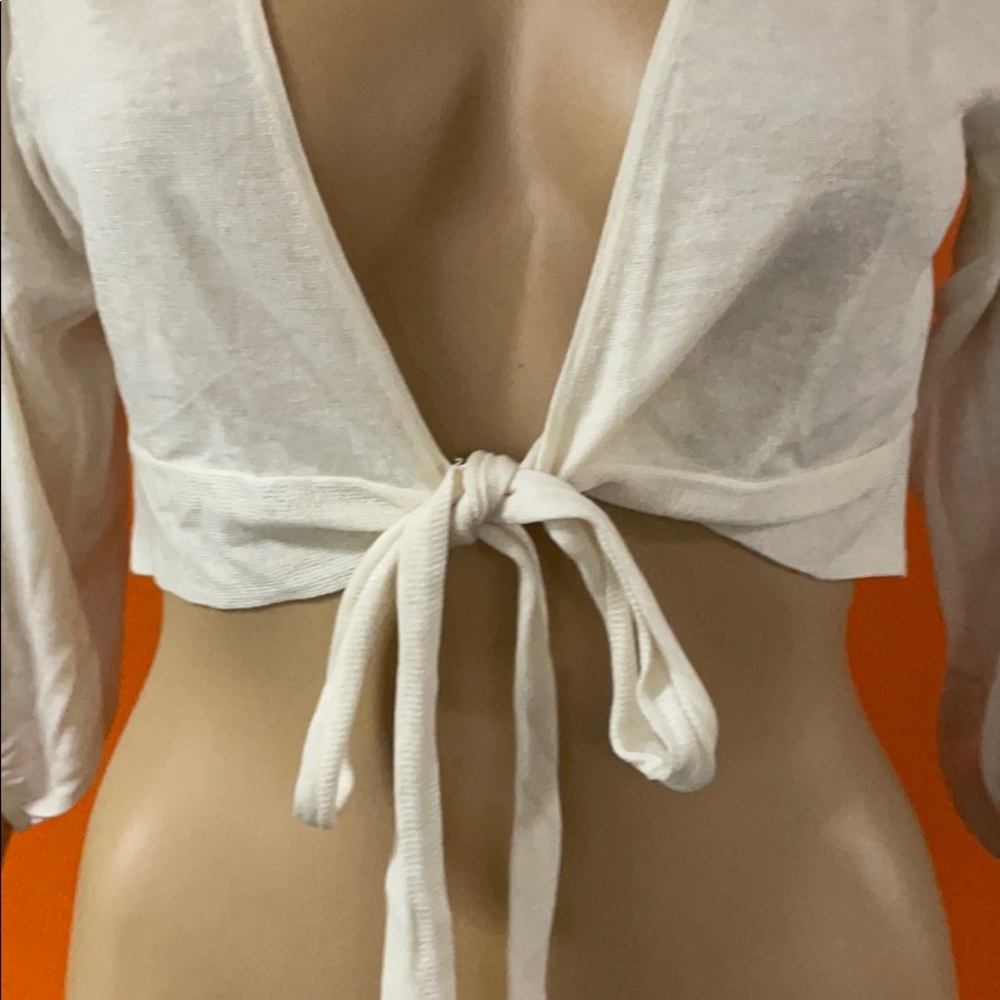 Woman’s 70% Silk, 30% Linen Crop Cardigan - Picture 2 of 7